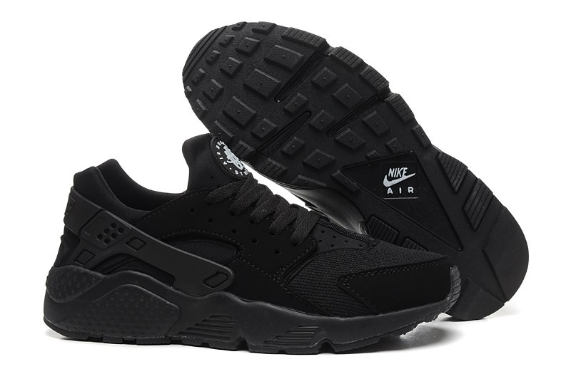 Nike huarache hotsell triple black release