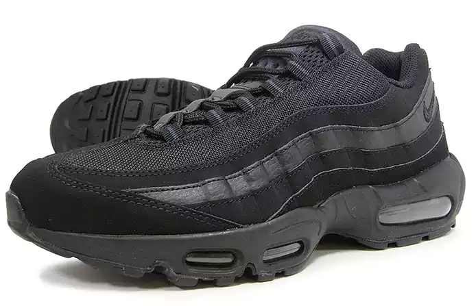 nike air max 95 black and white