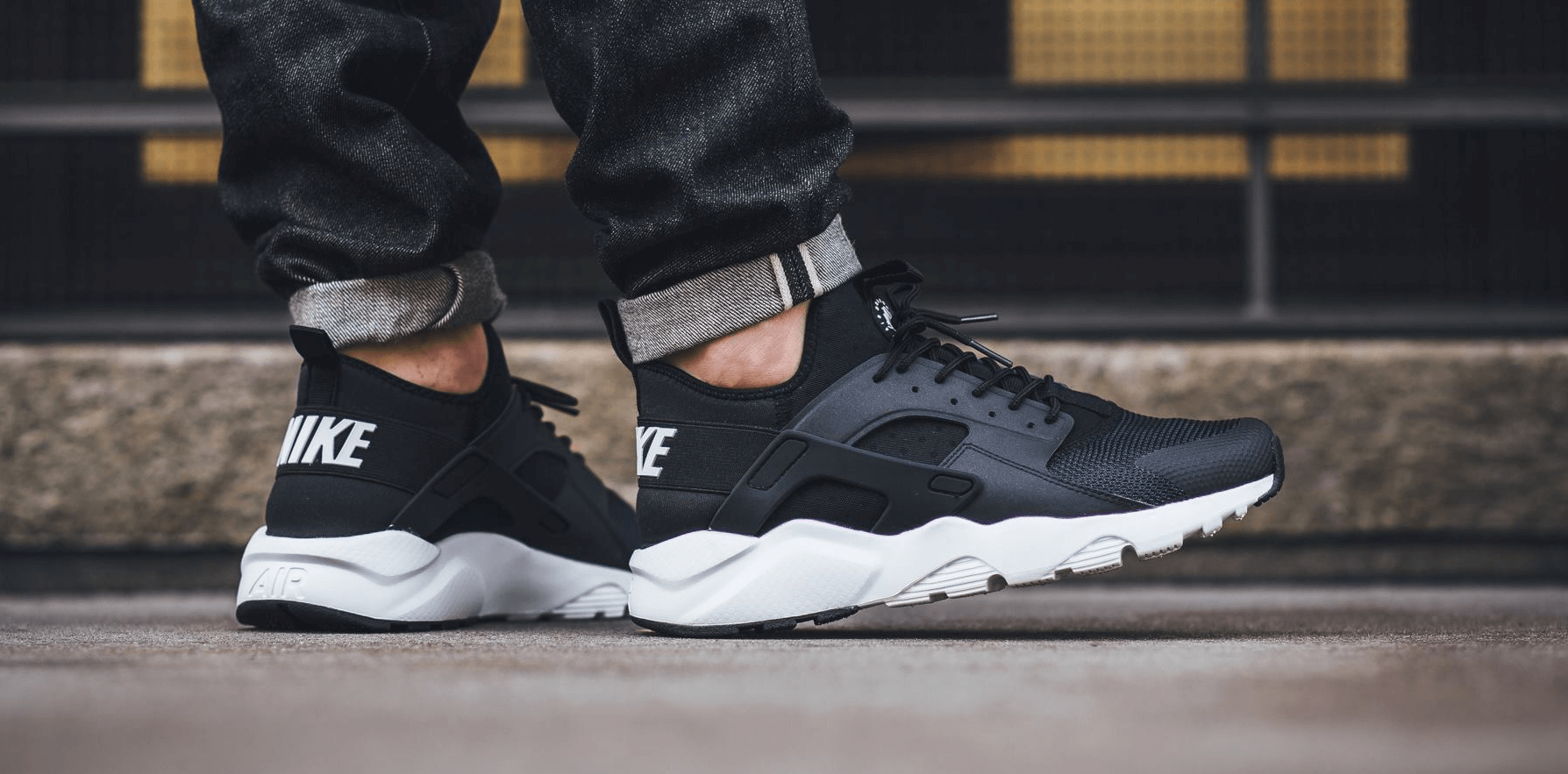 Nike Air Huarache Black White